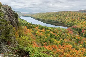 Don Grall: USA, Michigan, Ottawa National Forest. Landscape with lake