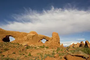 Curves: USA - The sandstone rock sculpture of North Window