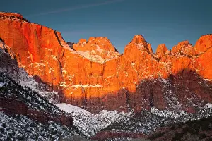 Zion: USA, Utah, Zion National Park. Towers of