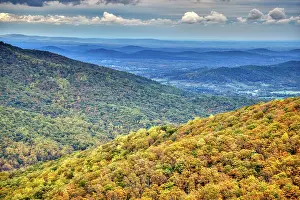 Hollice: USA, Virginia, Shenandoah National Park, fall color