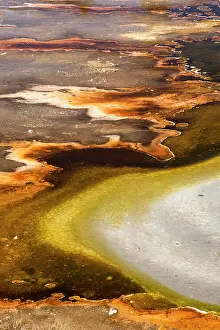 Yellowstone: USA, Wyoming. Colorful abstract designs of hydrothermal