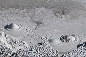 Geothermal: USA, Wyoming, Yellowstone National Park, Atrists