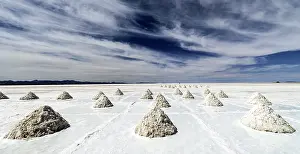 Piles: Uyuni Salt Flats / Salar de Uyuni (or Salar de Tunupa)