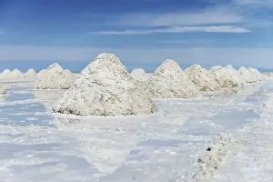 Piles: Uyuni Salt Flats / Salar de Uyuni (or Salar de Tunupa)