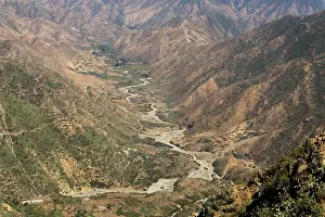 Eritrea: Valley - Seen from the old road from Asmara to
