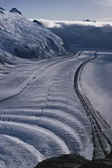 Medial: Vaughan Lewis Glacier
