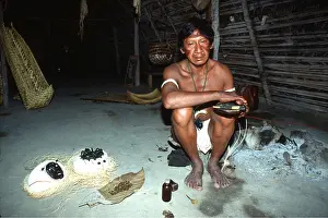 Tarantulas: VENEZUELA - PIAROA MEDICINE MAN, Piaroa Shamen taking