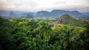 Pinar: Viales Valley with karst mountains, Viales, Pinar