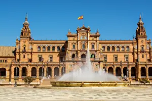 Fountain: Vicente Traver fountain, Plaza de Espana, Seville