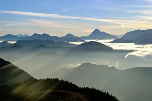 Howse: View from above the clouds Hirschh&, x1b2bac;kopf