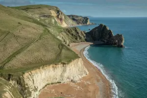 Dorset: View eastwards from Swyre Head across Durdle Doo