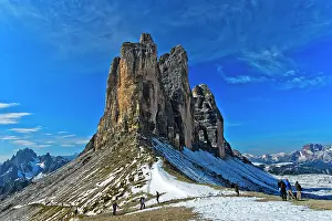Howse: View from the Forcella Lavaredo of the Three Peaks