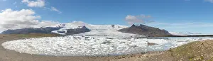 040321: View of the glacial lake Fjallsarlon with the glacier