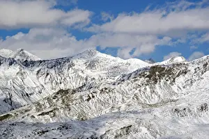Grossglockner: View along the Grossglockner High Alpine Road to
