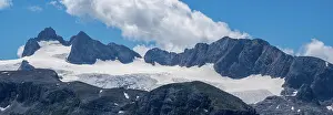 Salzkammergut: View to the Hallstatt Glacier and High Dachstein