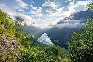 Fjordane: View from the hiking trail Rimstig, Rimstigen, sun