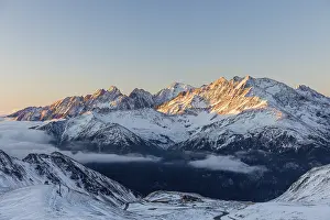 Roads: View from the Hochtor on the Grossglockner High Alpine Road to the surrounding mountains
