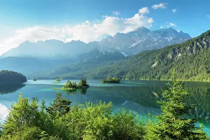 Werdenfelser: View over the Lake Eibsee to the Wetterstein range