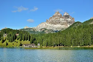 Walls: View over Lake Misurina to the southern walls of