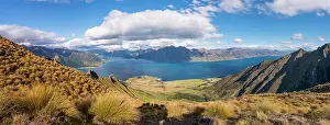 Hawea: View of lake in mountain landscape, rugged landscape