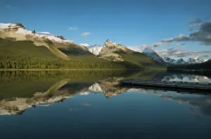 Lakeshore: View from the lakeshore of Maligne Lake