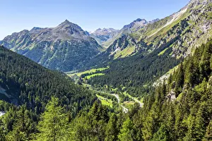 Maloja: View on Maloja Pass, Piz Duan, 3131 m, Gletscherhorn