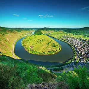 Townsmall: View of the Moselle loop, Bremm, Moselle valley