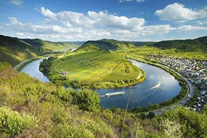 Moselle: View of the Moselle loop, Bremm, Moselle valley