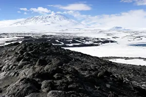 Outcrops: View on Mount Erebus in landscape