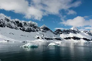 Sergio: A view of the mountain peaks of Burgerbukta