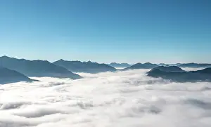 031019: View of mountain peaks with fog over the valley