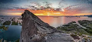 Nordland: View from the mountain Rcdcylcva to the island world