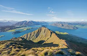 Lakeland: View of mountains and lake, Roys Peak, Lake Wanaka