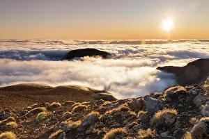 Ngauruhoe: View from Mt. Ngauruhoe to Mt. Ruapehu at sunrise