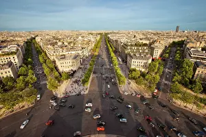 Triomphe: View over Paris from the top of Arc de Triomphe