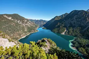 Reutte: View of Plansee, behind Schnnjnchl, hike to Schrofennas