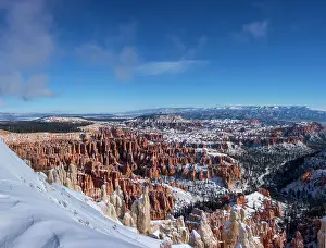 Amphitheatre: View of the rock formation Amphitheater, snowy bizarre