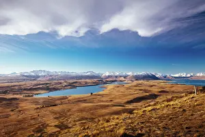 Canterbury: The view of the southern alps and Lake Alexandrina f