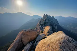 Korean: View of stones and rock formations from Ulsanbawi