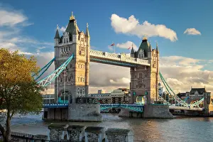 Thames: View of the Tower Bridge from inside the