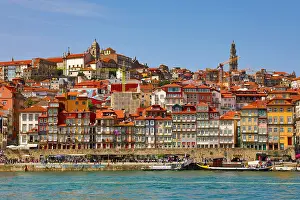 Douro: View of the town and River Douro in Porto, Portugal