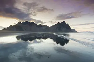 Stokksnes: View of the Vestrahorn - part of the Klifatindur