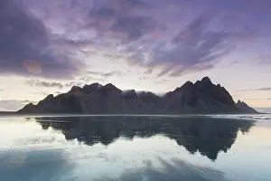 Stokksnes: View of the Vestrahorn - part of the Klifatindur