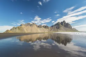 Stokksnes: View of the Vestrahorn - part of the Klifatindur