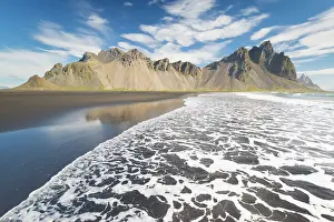 Stokksnes: View of the Vestrahorn - part of the Klifatindur