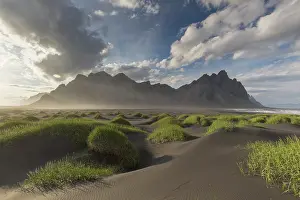 Stokksnes: View of the Vestrahorn - part of the Klifatindur