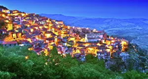 Lightning: The village of Staiti in the Province of Reggio
