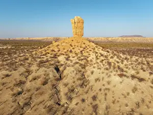 Remote: The Vingerklip (rock finger) and the Ugab Valley Terraces are surrounded by thornbush and mopane (Colophospermum mopane)