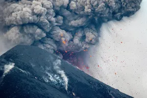 Fire: Volc n de Fuego (Volcano of fire) eruption, Sier