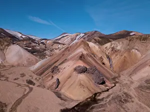 Landmannalaugar: Volcanic barren mountain landscape in the highlands